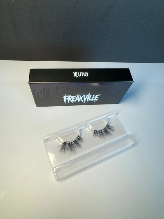 Luna - Faux Lashes Freakville